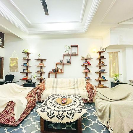 Atharva'S Homestay By Goaround Homes - Nehru Enclave Metro, South Delhi Нью-Делі Екстер'єр фото