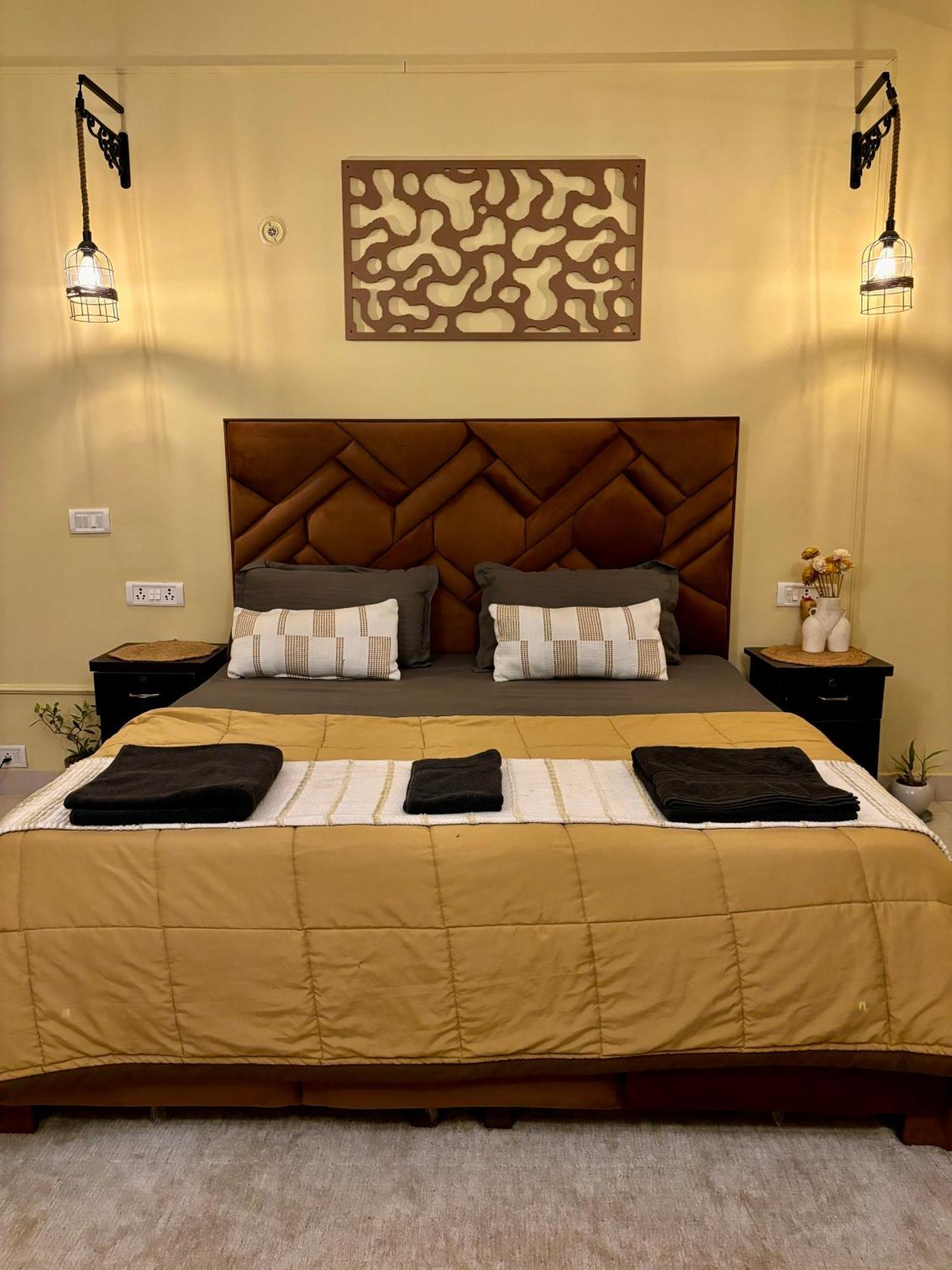 Atharva'S Homestay By Goaround Homes - Nehru Enclave Metro, South Delhi Нью-Делі Екстер'єр фото