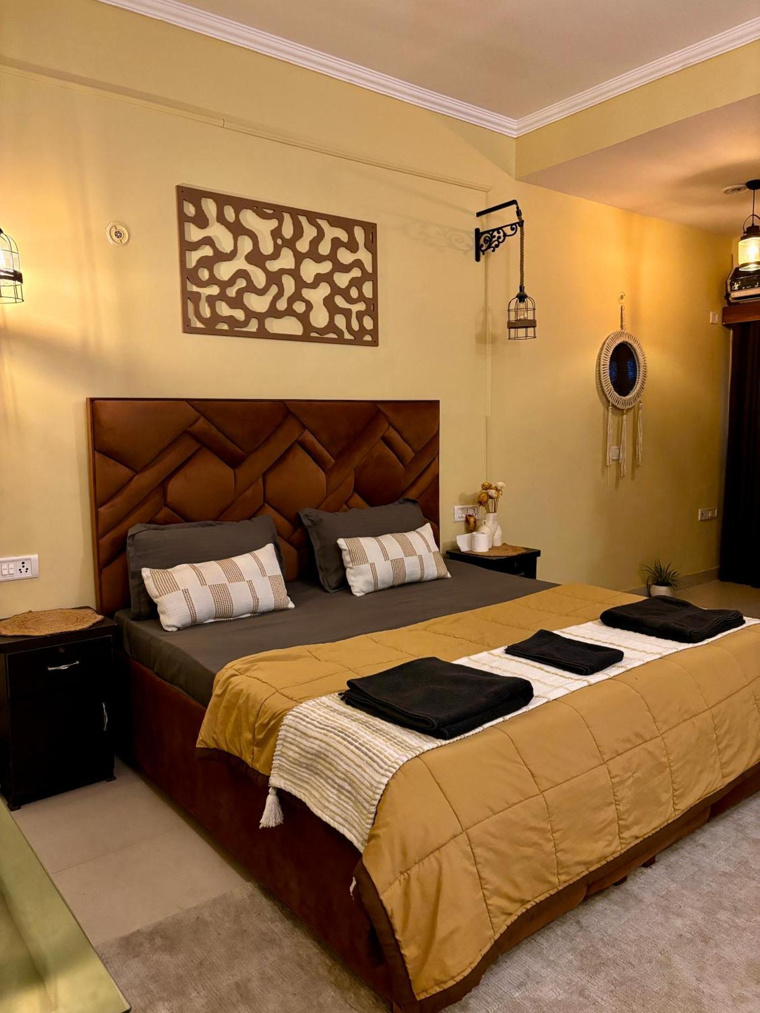 Atharva'S Homestay By Goaround Homes - Nehru Enclave Metro, South Delhi Нью-Делі Екстер'єр фото