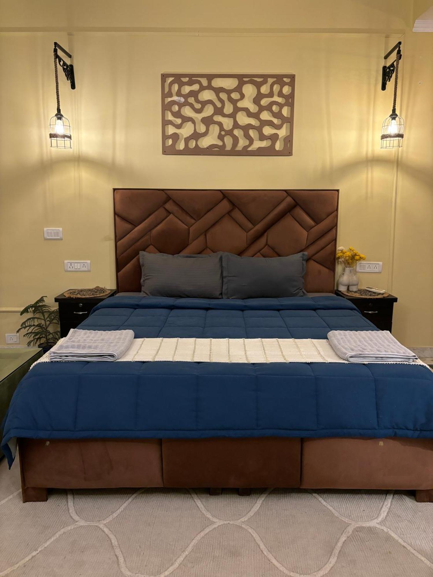 Atharva'S Homestay By Goaround Homes - Nehru Enclave Metro, South Delhi Нью-Делі Екстер'єр фото