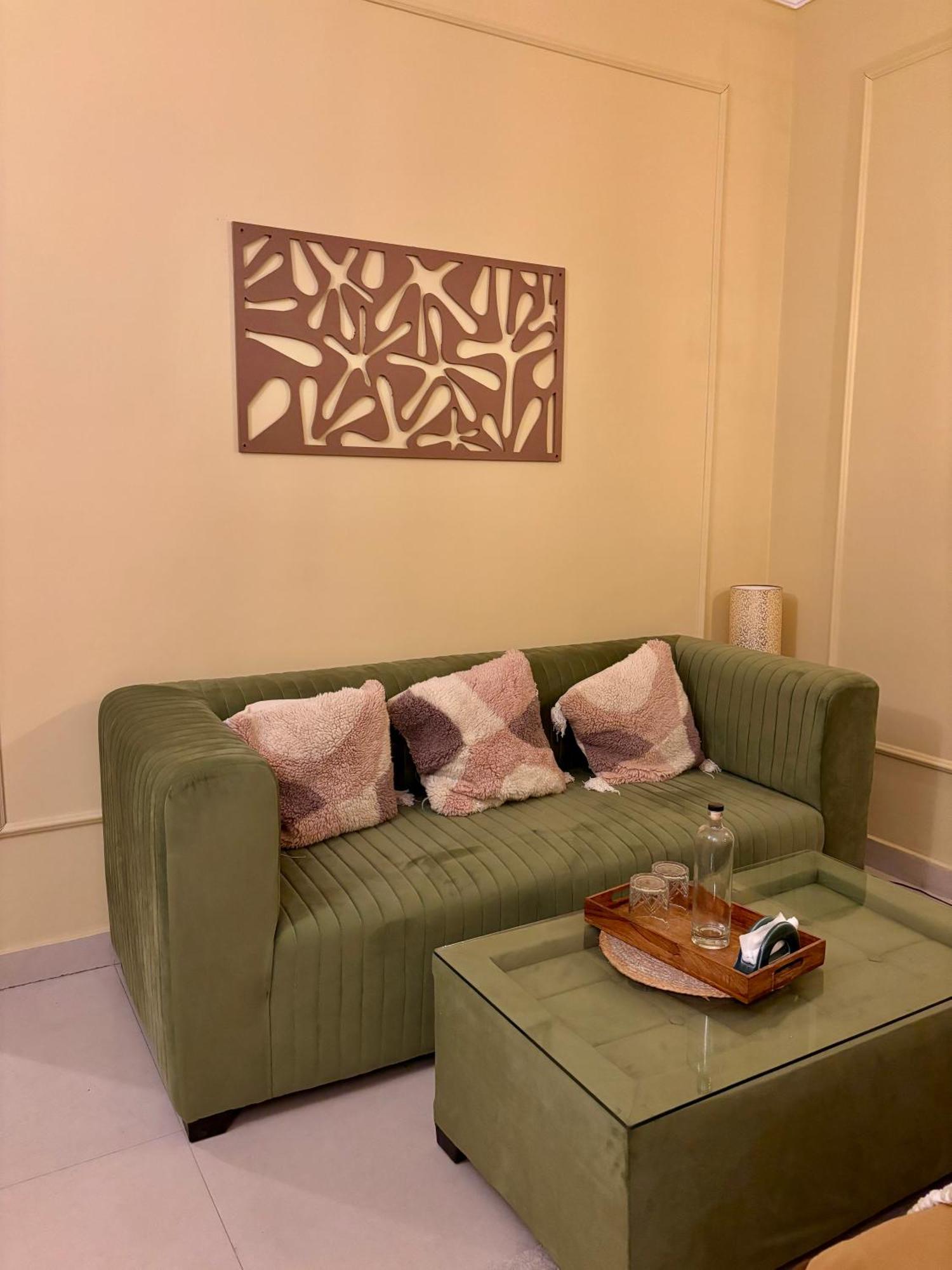 Atharva'S Homestay By Goaround Homes - Nehru Enclave Metro, South Delhi Нью-Делі Екстер'єр фото