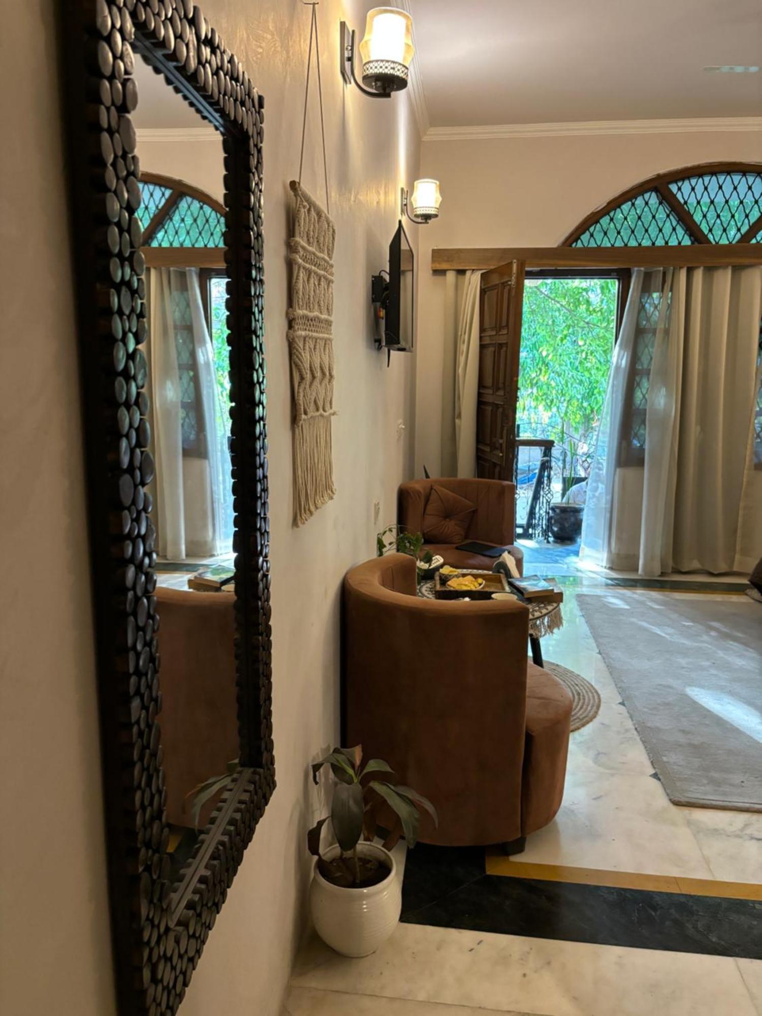 Atharva'S Homestay By Goaround Homes - Nehru Enclave Metro, South Delhi Нью-Делі Екстер'єр фото