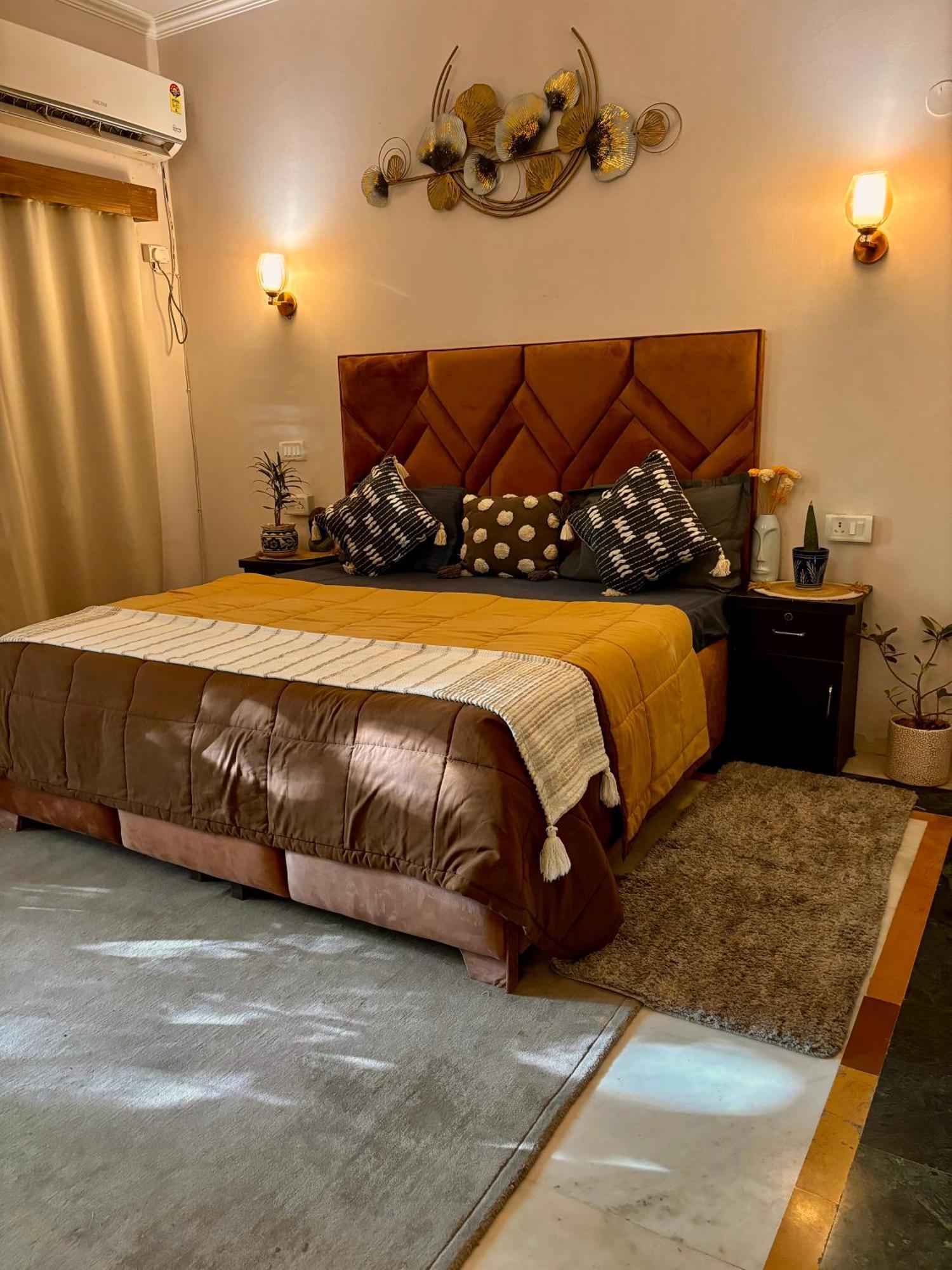 Atharva'S Homestay By Goaround Homes - Nehru Enclave Metro, South Delhi Нью-Делі Екстер'єр фото