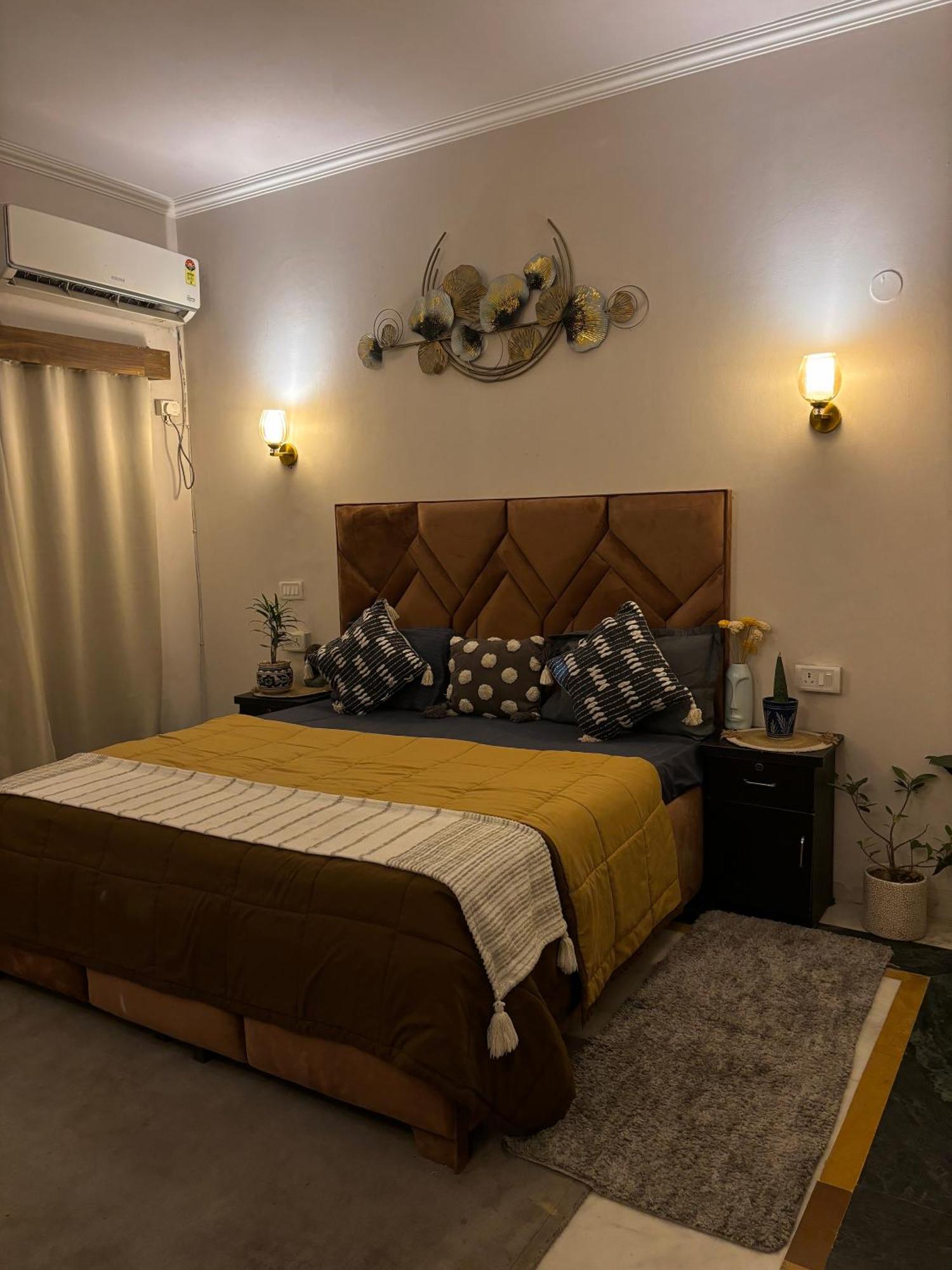 Atharva'S Homestay By Goaround Homes - Nehru Enclave Metro, South Delhi Нью-Делі Екстер'єр фото