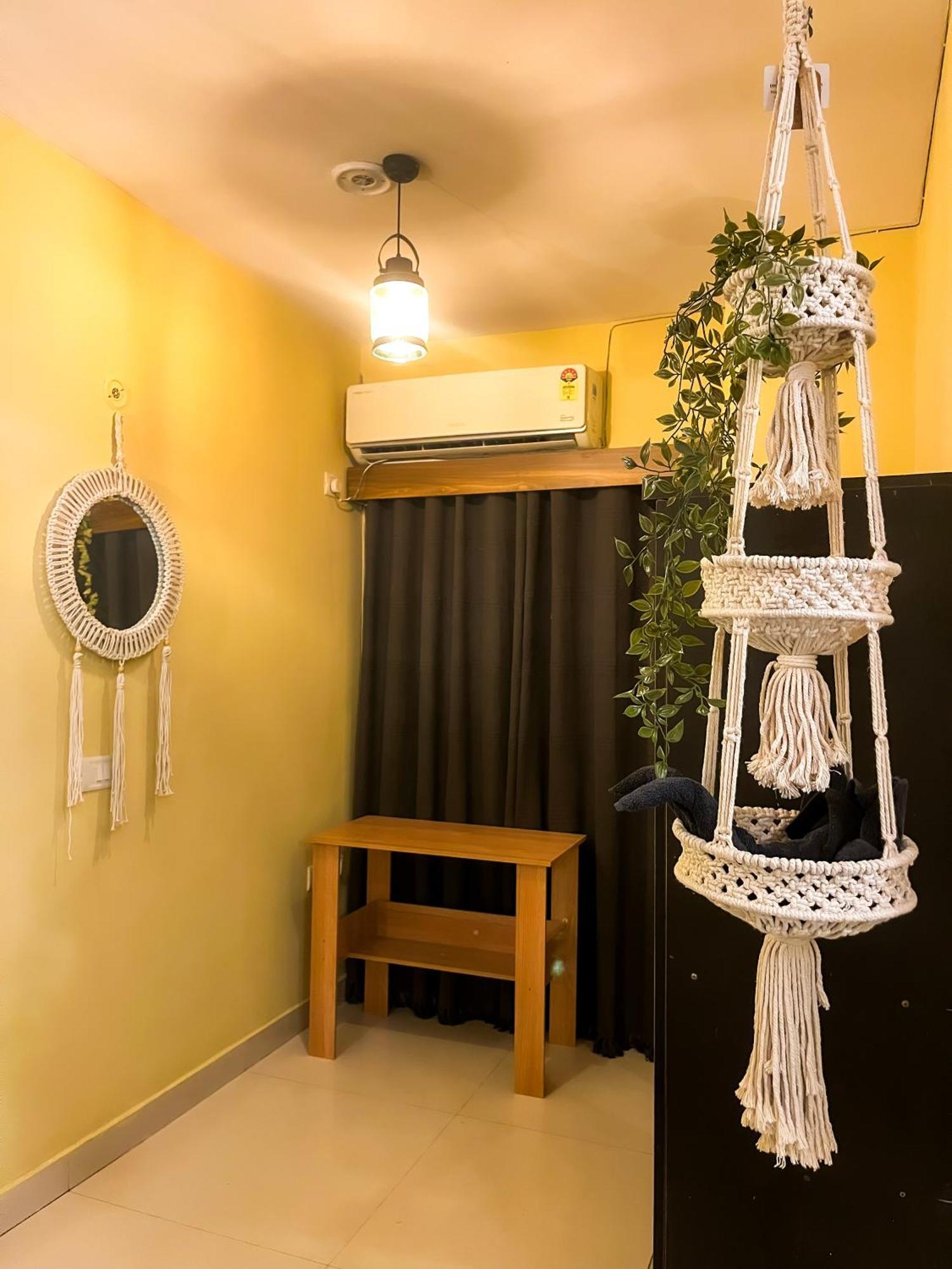 Atharva'S Homestay By Goaround Homes - Nehru Enclave Metro, South Delhi Нью-Делі Екстер'єр фото