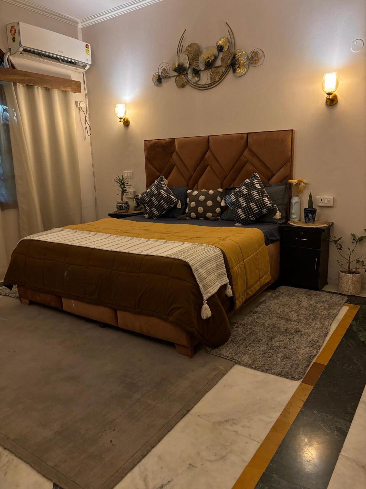 Atharva'S Homestay By Goaround Homes - Nehru Enclave Metro, South Delhi Нью-Делі Екстер'єр фото