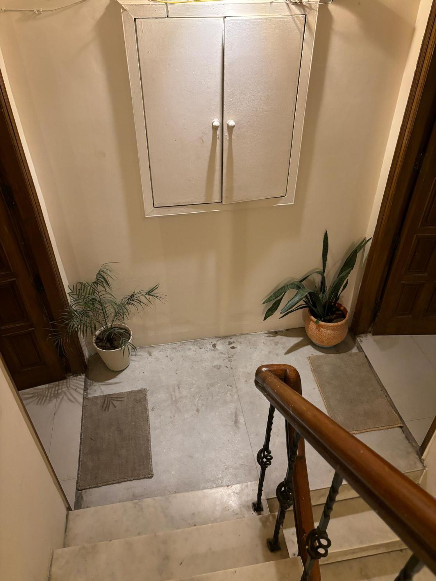 Atharva'S Homestay By Goaround Homes - Nehru Enclave Metro, South Delhi Нью-Делі Екстер'єр фото