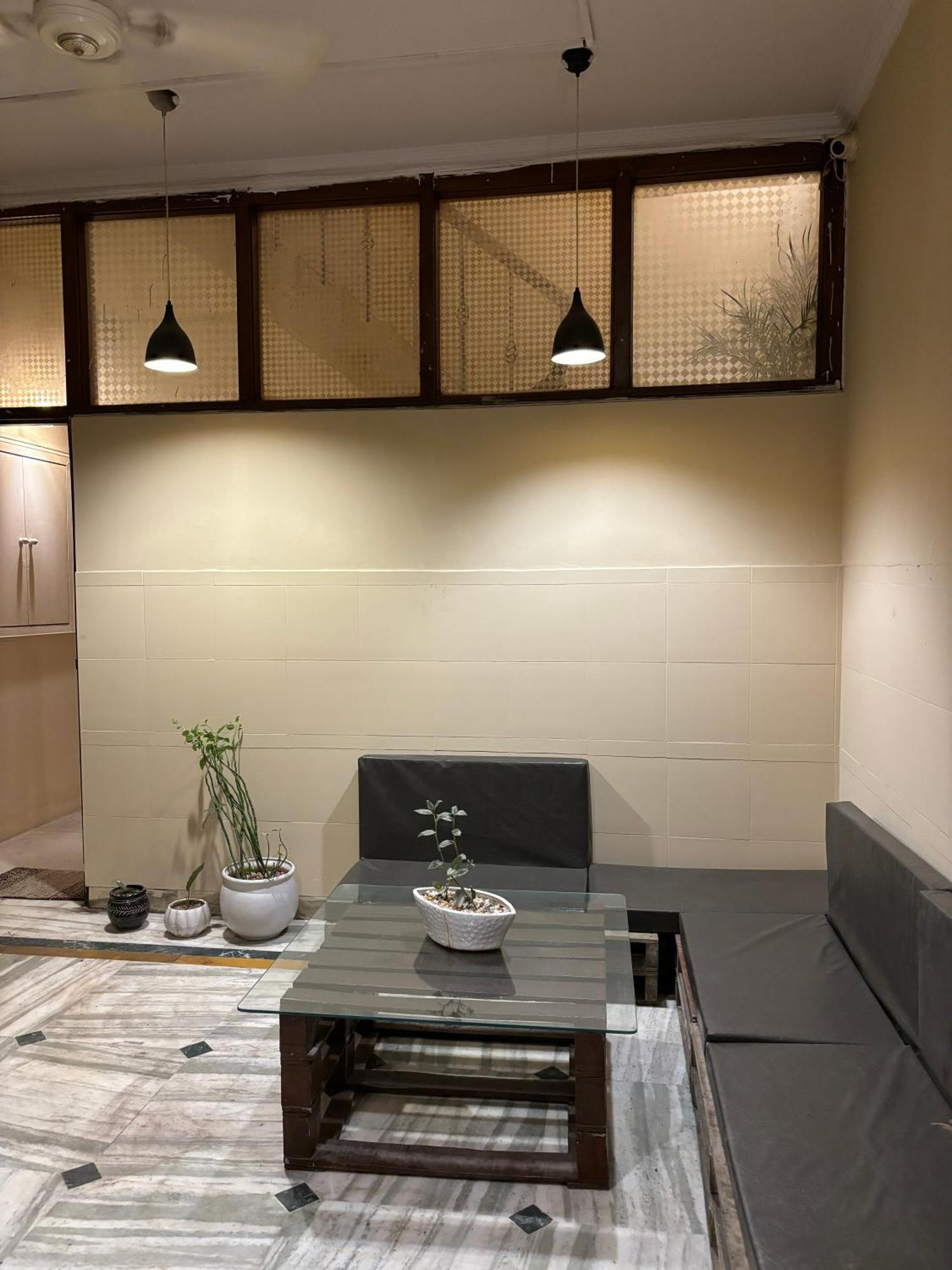Atharva'S Homestay By Goaround Homes - Nehru Enclave Metro, South Delhi Нью-Делі Екстер'єр фото