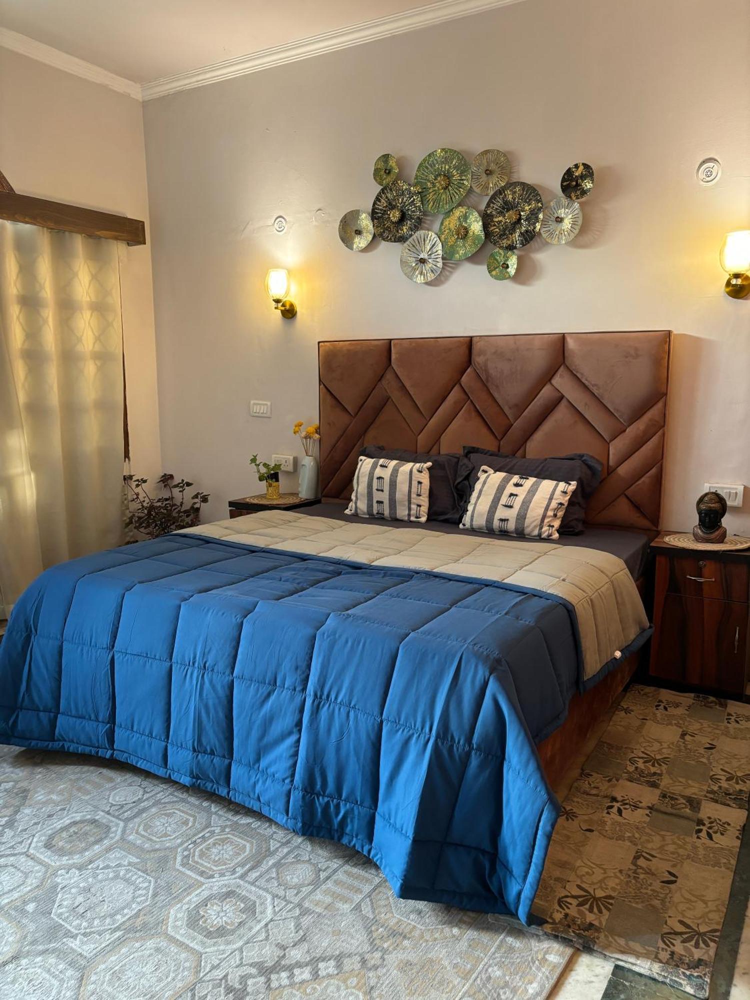 Atharva'S Homestay By Goaround Homes - Nehru Enclave Metro, South Delhi Нью-Делі Екстер'єр фото