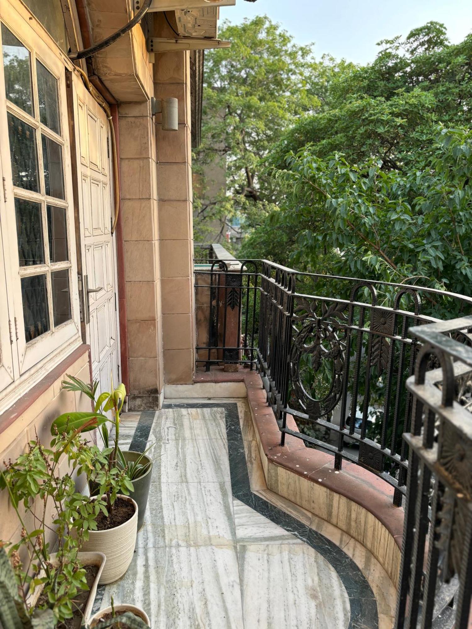 Atharva'S Homestay By Goaround Homes - Nehru Enclave Metro, South Delhi Нью-Делі Екстер'єр фото